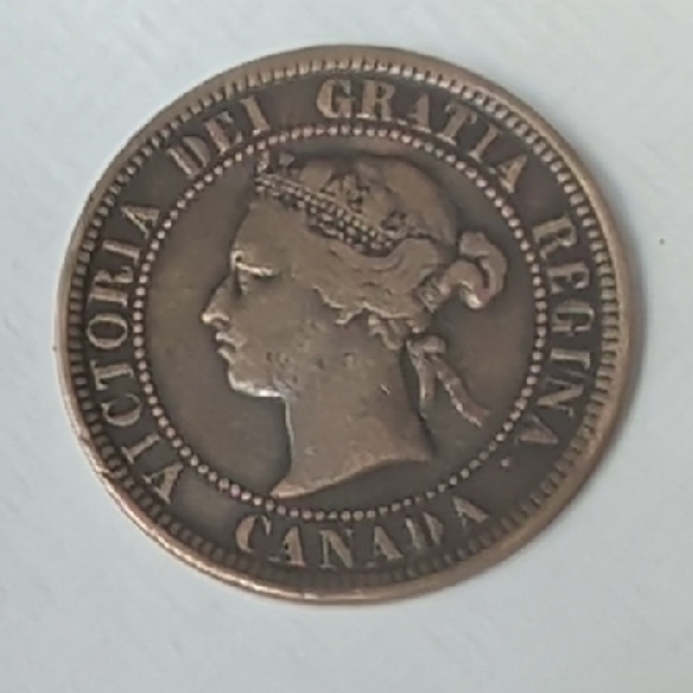 Canadian One Cent Coin - Copper Tone - Picture 2 of 3